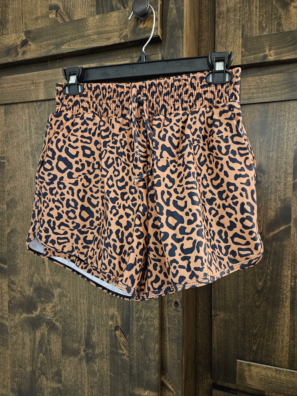 Women's Elastic-Waist Leopard Print Shorts - Peach/Black